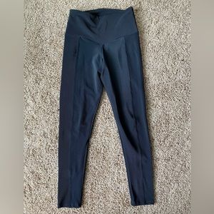 Onzie Black Cripped Leggings